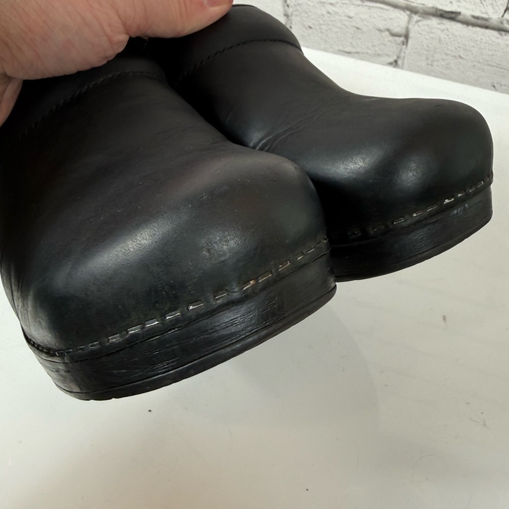 Dansko Matte Black Clog Professional Classic Size 40 (size 9-9.5) Nursing Clogs - Picture 11 of 11